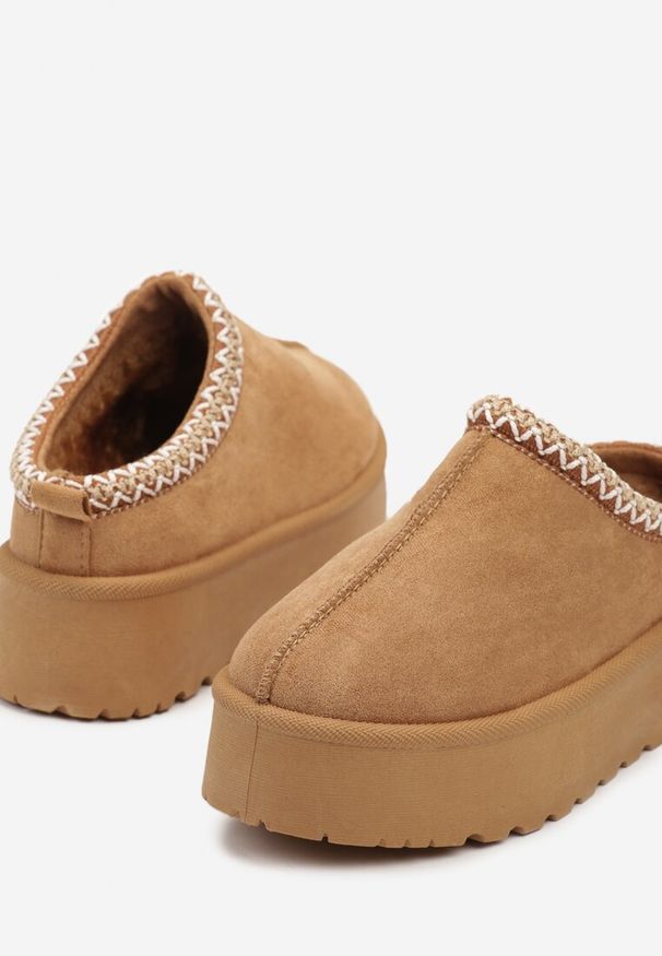 Renee - Brązowe Śniegowce na Platformie z Niską Cholewką i Haftowanym Wzorem Zivilae. Okazja: na co dzień. Wysokość cholewki: przed kostkę. Kolor: brązowy. Materiał: jeans, puch. Szerokość cholewki: normalna. Wzór: haft. Obcas: na platformie. Styl: casual