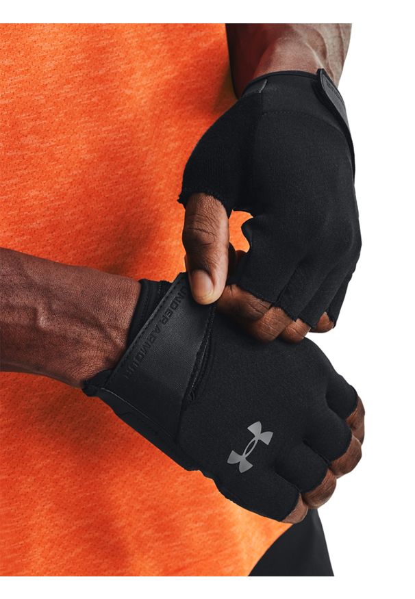 Rękawiczki treningowe męskie Under Armour M's Training Gloves - czarne. Kolor: czarny. Materiał: poliester, skóra, syntetyk, nylon, materiał, tkanina, elastan