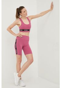 Guess szorty damskie kolor fioletowy z nadrukiem medium waist. Kolor: fioletowy. Wzór: nadruk