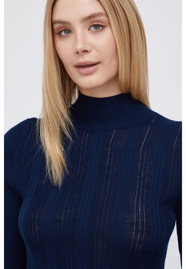 G-Star RAW - G-Star Raw - Sweter. Typ kołnierza: golf. Kolor: niebieski. Materiał: dzianina. Długość rękawa: długi rękaw. Długość: długie. Wzór: ze splotem