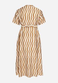 Born2be - Brązowa Pudełkowa Sukienka z Wiskozy w Geometryczny Wzór z Paskiem Luniretia. Okazja: na co dzień. Kolor: brązowy. Materiał: wiskoza. Wzór: geometria. Sezon: wiosna, lato. Styl: casual, elegancki, klasyczny #3