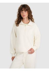 4f - 4F Bluza dresowa nierozpinana bez kaptura damska - beżowa XL. Okazja: na co dzień. Typ kołnierza: bez kaptura. Kolor: beżowy. Materiał: dresówka. Wzór: gładki, ze splotem. Styl: casual, klasyczny, sportowy #1