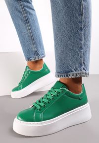 Renee - Zielone Sneakersy na Grubej Podeszwie Cernanda. Okazja: na co dzień. Kolor: zielony. Obcas: na platformie #5