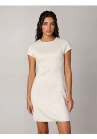 Sinsay - Sukienka mini z metalizowaną nitką - kremowy. Kolor: kremowy. Długość: mini