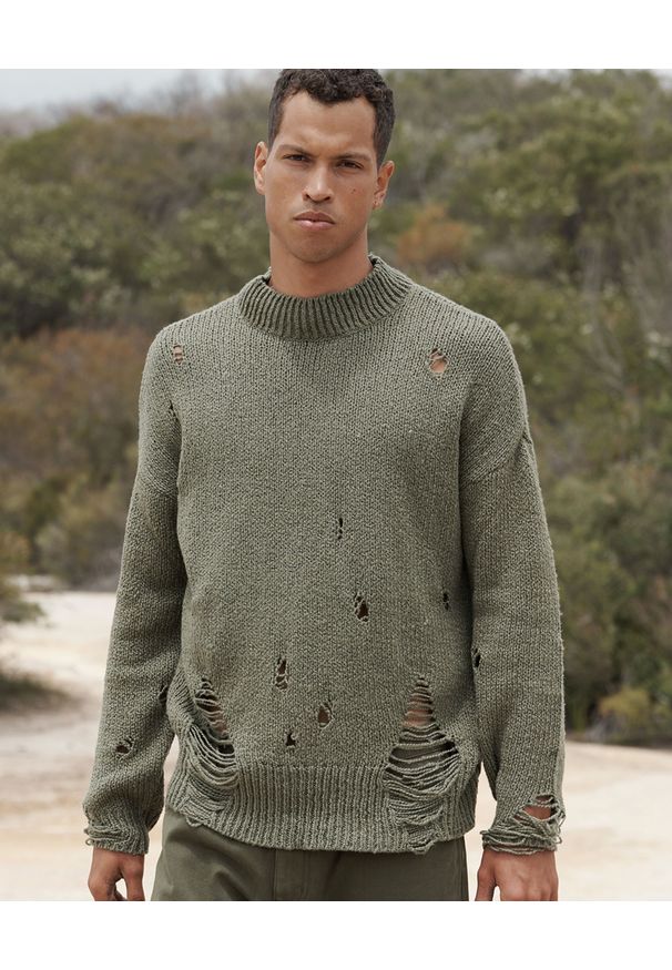 ONETEASPOON - Sweter z dziurami khaki. Kolor: zielony. Materiał: materiał. Wzór: ze splotem