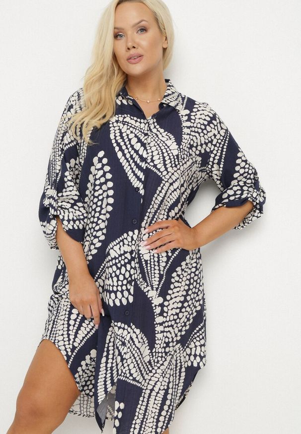 Niebieska sukienka Born2be plus size, koszulowa