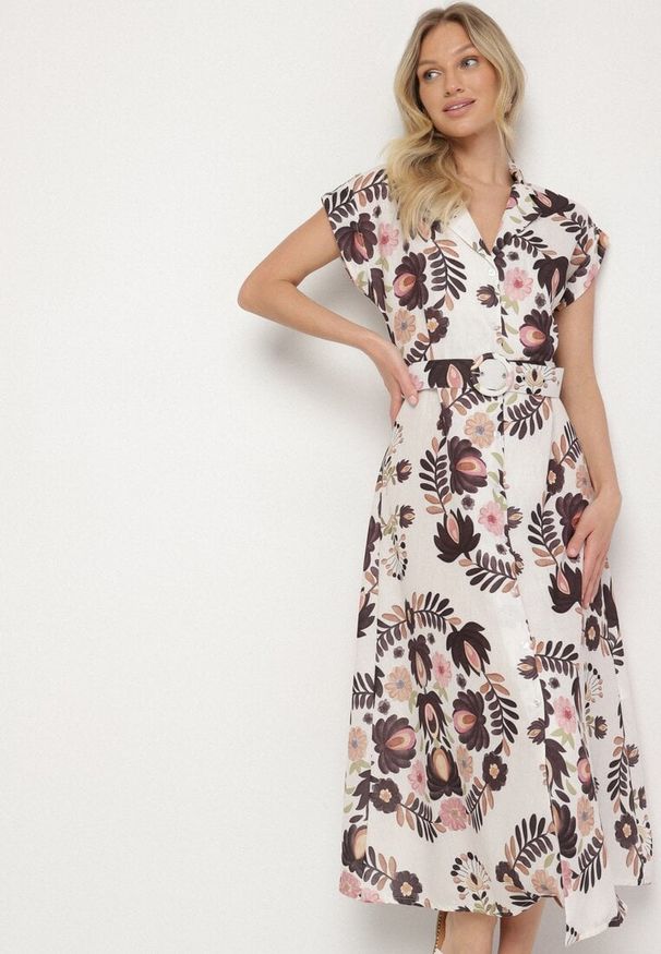 Born2be - Czarna Sukienka z Wiskozą o Koszulowym Kroju z Paskiem z Klamrą Nitasiela. Okazja: na co dzień. Typ kołnierza: dekolt w kształcie V. Kolor: czarny. Materiał: wiskoza. Długość rękawa: krótki rękaw. Typ sukienki: koszulowe. Styl: klasyczny, casual