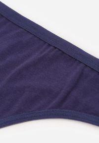 Renee - Granatowe Gładkie Majtki Stringi z Bawełną Chrysile. Kolor: niebieski. Materiał: bawełna. Wzór: gładki #3