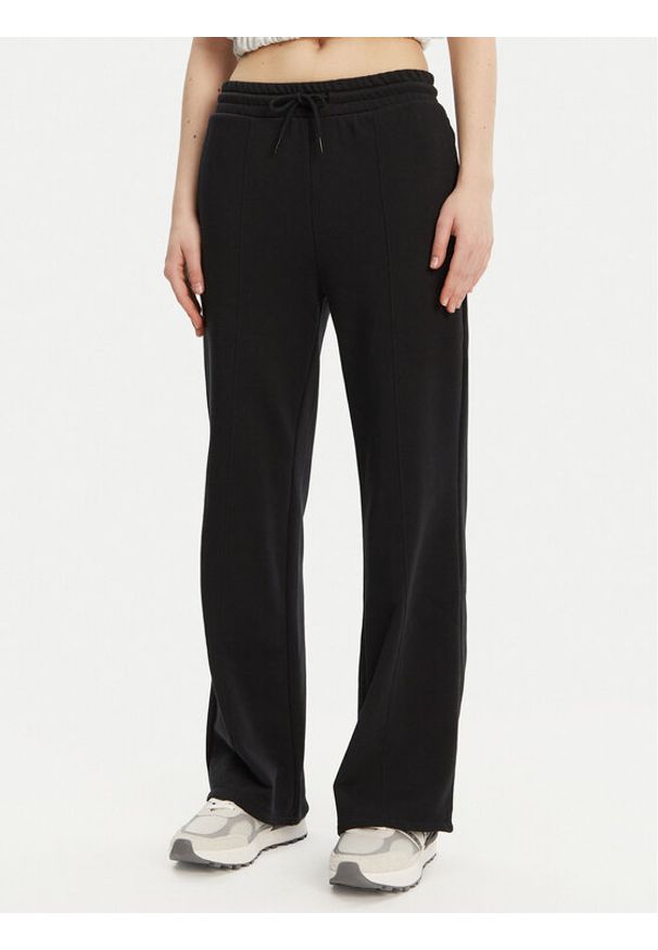 Converse Spodnie dresowe 10028418-A03 Czarny Wide Leg. Kolor: czarny. Materiał: bawełna