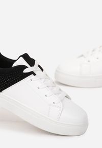 Renee - Biało-Czarne Sneakersy Sznurowane na Płaskiej Grubszej Podeszwie z Cyrkoniami Hanuel. Kolor: biały #5