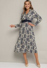 Born2be - Granatowo-Beżowa Wiskozowa Kopertowa Sukienka w Stylu Boho z Materiałowym Paskiem z Klamrą Rinovia. Okazja: na co dzień. Kolor: niebieski. Materiał: wiskoza, materiał. Wzór: aplikacja. Typ sukienki: kopertowe. Styl: boho #1