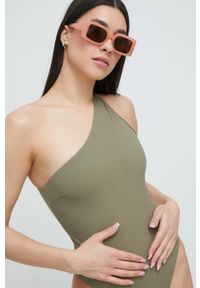 Calvin Klein jednoczęściowy strój kąpielowy kolor zielony miękka miseczka. Kolor: zielony. Materiał: włókno, dzianina, materiał. Wzór: gładki #5