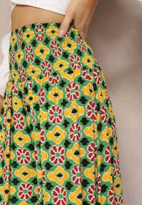 Renee - Żółto-Zielone Szerokie Spodnie Culottes z Bawełnianej Tkaniny w Mozaikowy Wzór Miratte. Stan: podwyższony. Kolor: żółty. Materiał: bawełna, tkanina. Wzór: aplikacja. Styl: elegancki #4