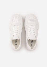 Renee - Białe Sneakersy VICES na Platformie z Tłoczeniem Rionessa. Okazja: na co dzień. Kolor: biały. Materiał: jeans. Obcas: na platformie #2