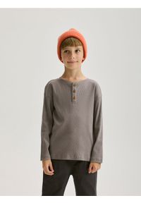 Reserved - Strukturalny longsleeve henley - ciemnoszary. Typ kołnierza: typu henley. Kolor: szary. Materiał: dzianina, bawełna. Długość rękawa: długi rękaw