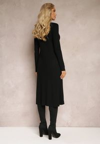 Renee - Czarna Rozkloszowana Sukienka Sweterkowa Robbino. Kolor: czarny. Materiał: tkanina, dzianina. Typ sukienki: trapezowe, rozkloszowane. Długość: midi