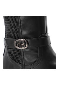 Czarne Kozaki Filippo Modne Buty Damskie. Okazja: na co dzień. Zapięcie: pasek. Kolor: czarny. Szerokość cholewki: normalna. Wzór: aplikacja. Materiał: materiał. Obcas: na obcasie. Styl: klasyczny, casual, elegancki. Wysokość obcasa: niski #6