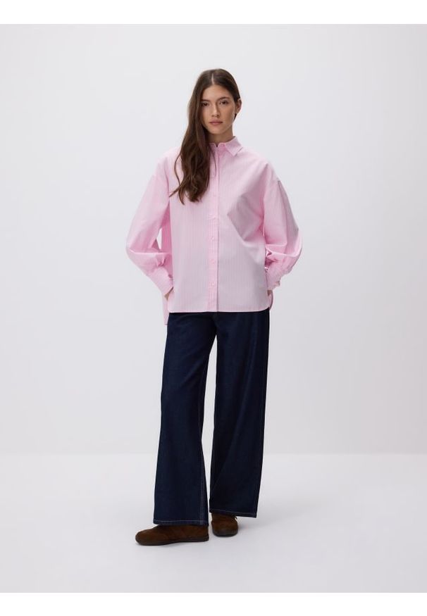 Reserved - Bawełniana koszula w paski - różowy. Kolor: różowy. Materiał: bawełna. Wzór: paski