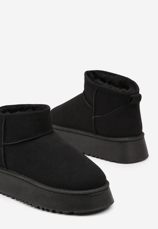 Renee - Czarne Wsuwane Śniegowce Casualowe z Imitacji Zamszu na Grubej Podeszwie Tinaretia. Okazja: na co dzień. Zapięcie: bez zapięcia. Kolor: czarny. Materiał: zamsz. Sezon: zima. Styl: casual