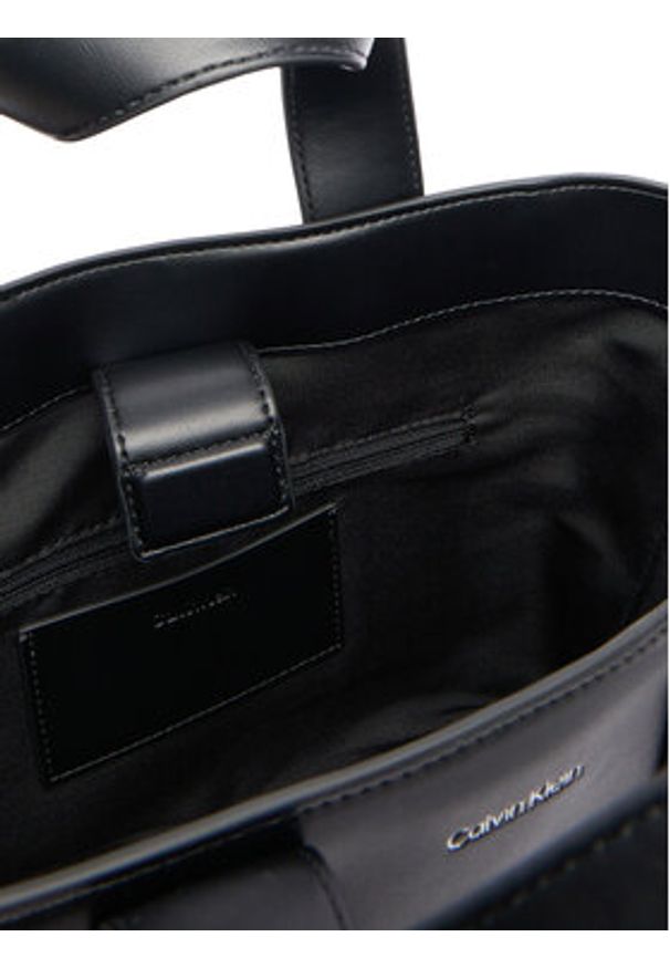 Calvin Klein Torebka Webbing Strap Small Tote LV04F3290G Czarny. Kolor: czarny. Materiał: skórzane