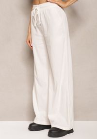 Renee - Białe Szerokie Spodnie o Prążkowanym Kroju z Gumką w Pasie Jovulla. Kolor: biały. Materiał: prążkowany #5