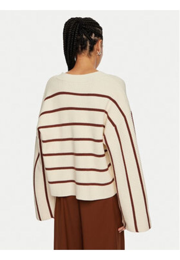 GESTUZ - Gestuz Sweter Seba 10909268 Beżowy Loose Fit. Kolor: beżowy. Materiał: bawełna