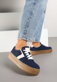 Renee - Granatowe Sneakersy na Grubej Podeszwie w Stylu Kultowych Tenisówek Hanelith. Okazja: na co dzień. Kolor: niebieski. Materiał: jeans #5