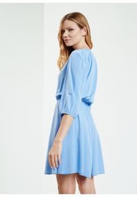 Ochnik - Błękitna przewiewna sukienka. Kolor: niebieski. Materiał: wiskoza #4