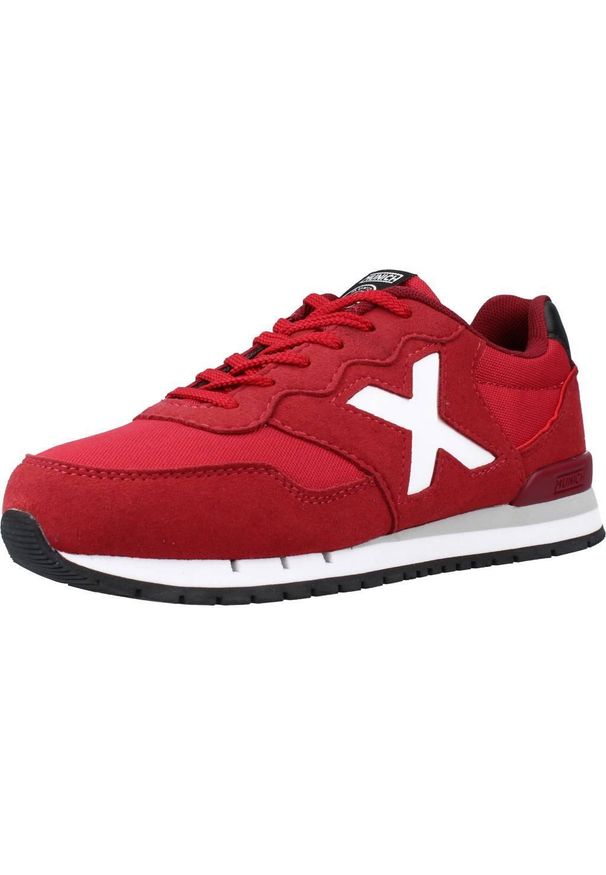 Tenisówki Munich Model Dash Kid 106 Kolor Czerwony. Kolor: czerwony, fioletowy, wielokolorowy. Materiał: syntetyk, tkanina. Sport: turystyka piesza
