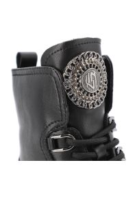 Czarne Botki Filippo Modne Buty Damskie. Okazja: na co dzień. Zapięcie: sznurówki. Kolor: czarny. Materiał: skóra. Wzór: aplikacja. Styl: casual, rockowy, klasyczny #8