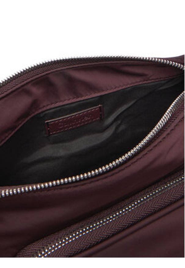 Calvin Klein Torebka Pocket Nylon Bag W/ Strap LV04F3132G Bordowy. Kolor: czerwony