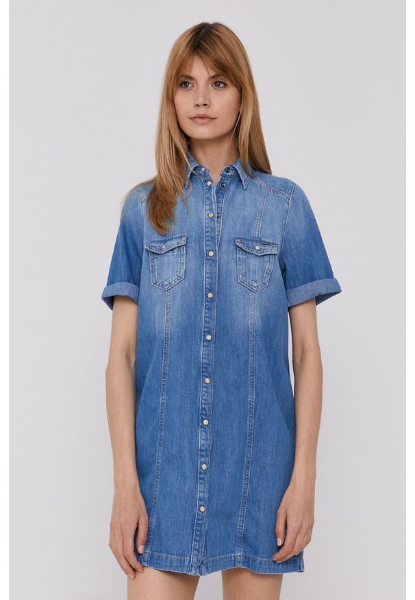 Pepe Jeans - Sukienka jeansowa Holly. Okazja: na co dzień. Kolor: niebieski. Materiał: denim. Długość rękawa: krótki rękaw. Typ sukienki: proste. Styl: casual