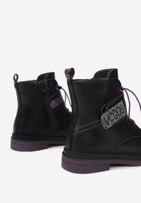 Born2be - Czarno-Fioletowe Botki Diomeope. Okazja: na uczelnię, na co dzień. Kolor: czarny. Materiał: jeans. Wzór: aplikacja. Styl: casual, elegancki