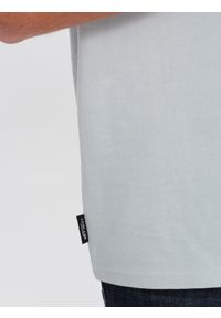 Ombre Clothing - T-shirt męski bawełniany z kieszonką - jasnoszary V10 OM-TSPT-0154 - XXL. Kolor: szary. Materiał: bawełna. Wzór: nadruk, aplikacja #3