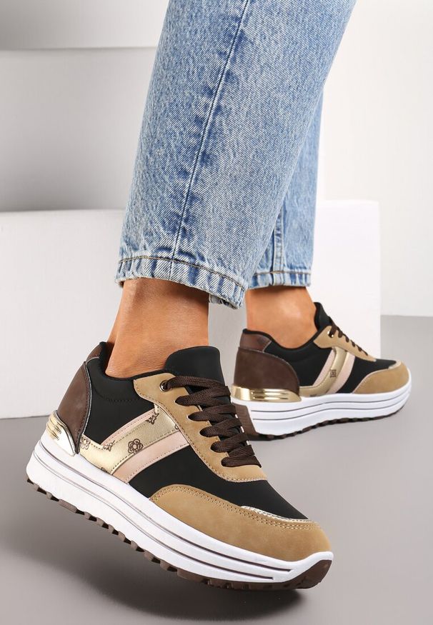 Renee - Brązowe Sneakersy z Dekoracyjnymi Wstawkami na Platformie w Paski Letorra. Zapięcie: pasek. Kolor: brązowy. Materiał: jeans. Wzór: paski. Obcas: na platformie