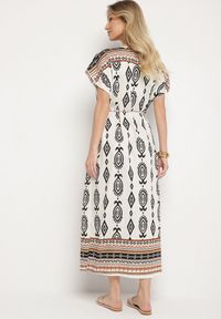 Born2be - Biała Pudełkowa Sukienka z Wiskozy w Etniczny Wzór Mirosela. Okazja: na co dzień. Kolor: biały. Materiał: wiskoza. Długość rękawa: krótki rękaw. Styl: klasyczny, casual, elegancki #7