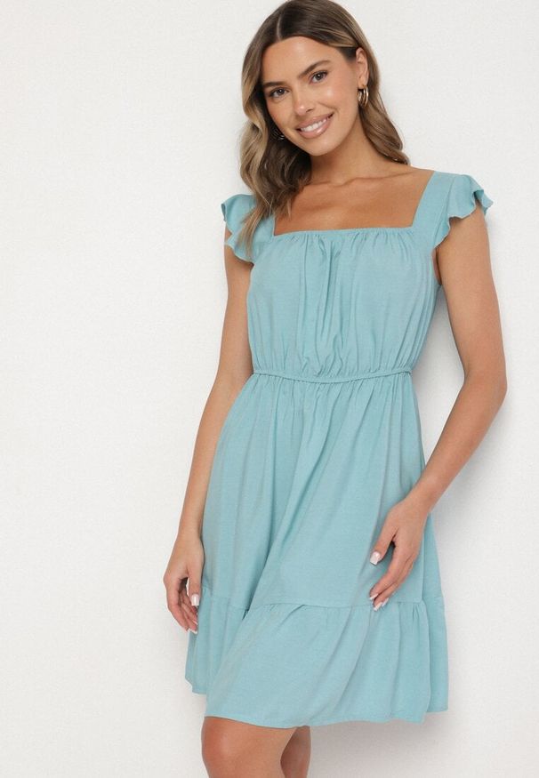 Born2be - Niebieska Sukienka z Wiskozą o Rozkloszowanym Kroju z Gumką w Pasie Lirimere. Okazja: na co dzień. Typ kołnierza: kołnierz z falbankami. Kolor: niebieski. Materiał: wiskoza. Długość rękawa: na ramiączkach. Styl: elegancki, casual