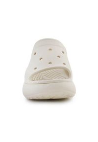 Klapki damskie Crocs Crush Slide Bone Os. Kolor: wielokolorowy, biały. Materiał: materiał, syntetyk. Szerokość cholewki: normalna. Sport: turystyka piesza