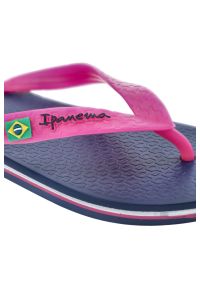 Niebieskie Japonki Ipanema Stylowe Klapki Damskie. Okazja: na plażę, na spacer, na co dzień. Kolor: niebieski. Materiał: materiał. Sezon: lato. Styl: elegancki