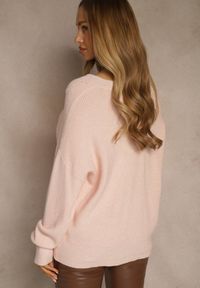 Renee - Jasnoróżowy Sweter z Dodatkiem Kaszmiru i Trójkątnym Dekoltem Silefera. Okazja: na co dzień. Kolor: różowy. Materiał: kaszmir. Styl: casual, elegancki #4