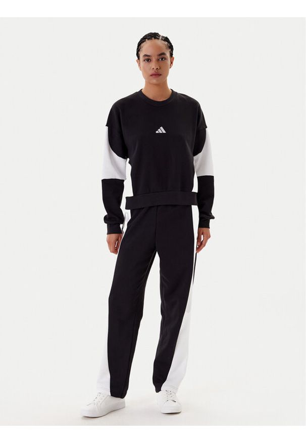 Adidas - adidas Dres Laziday JD2672 Czarny Regular Fit. Kolor: czarny. Materiał: bawełna