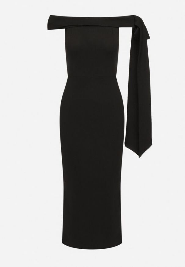 Born2be - Czarna Koktajlowa Taliowana Sukienka Ozdobiona Kokardą Emallle. Typ kołnierza: kokarda. Kolor: czarny. Wzór: aplikacja. Typ sukienki: dopasowane. Styl: wizytowy