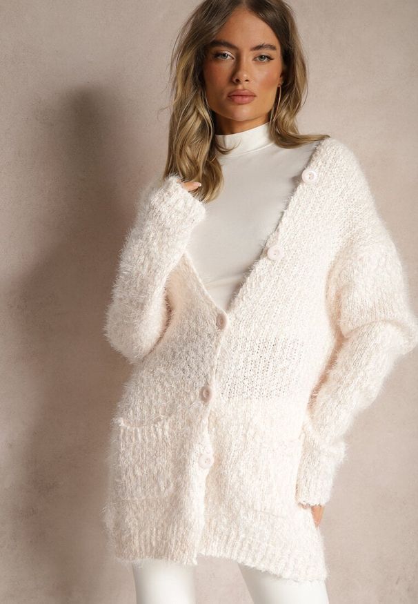 Renee - Beżowy Zapinany Kardigan z Kapturem i Kieszeniami Naustinas. Okazja: na co dzień. Typ kołnierza: kaptur. Kolor: różowy. Materiał: jeans. Styl: casual