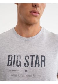 Big-Star - Koszulka męska o klasycznym kroju szara Bruno 901. Okazja: na co dzień. Kolor: szary. Materiał: bawełna, jeans. Długość rękawa: krótki rękaw. Długość: krótkie. Wzór: napisy. Sezon: lato. Styl: klasyczny #4
