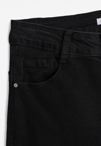 Born2be - Czarne Jeansy o Dopasowanym Kroju z Efektem Push Up Vonnira. Okazja: na co dzień. Kolor: czarny. Styl: casual, elegancki #3