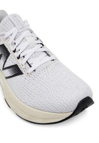 New Balance Buty do biegania FuelCell Propel v5 WFCPRCX5 Biały. Kolor: biały. Materiał: materiał