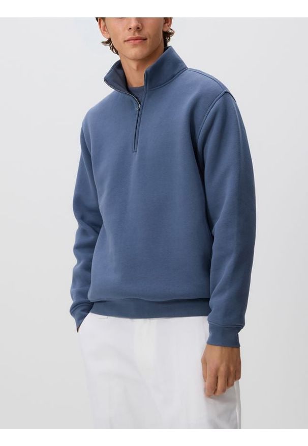 Reserved - Bluza ze stójką - jasnoniebieski. Typ kołnierza: kołnierzyk stójkowy. Kolor: niebieski. Materiał: dzianina, bawełna