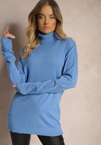 Renee - Niebieski Klasyczny Golf Longsleeve z Dodatkiem Wiskozy Leriona. Typ kołnierza: golf. Kolor: niebieski. Materiał: wiskoza. Długość rękawa: długi rękaw. Styl: klasyczny