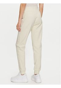Guess Spodnie dresowe Stacie V4BB00 KC5O0 Écru Regular Fit. Materiał: bawełna #4