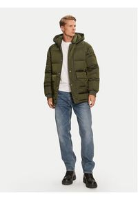 Wrangler Kurtka puchowa 112357395 Zielony Regular Fit. Kolor: zielony. Materiał: syntetyk